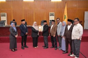 Fraksi Usulkan Optimasi PAD hingga Mitigasi Bencana, Wali Kota Jawab Pandangan Umum Fraksi dalam Paripurna RAPBD 2026