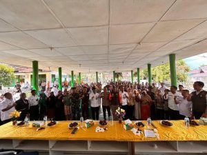 Salurkan Bantuan Korban Longsor dan Banjir, Tegaskan Pemerintah Hadir untuk Masyarakat